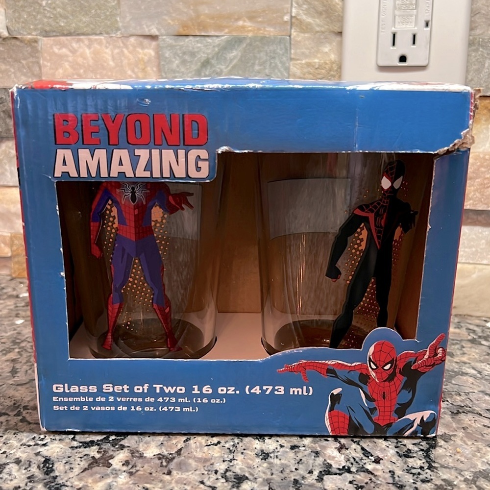Beyond amazing spider-man glass set NIB